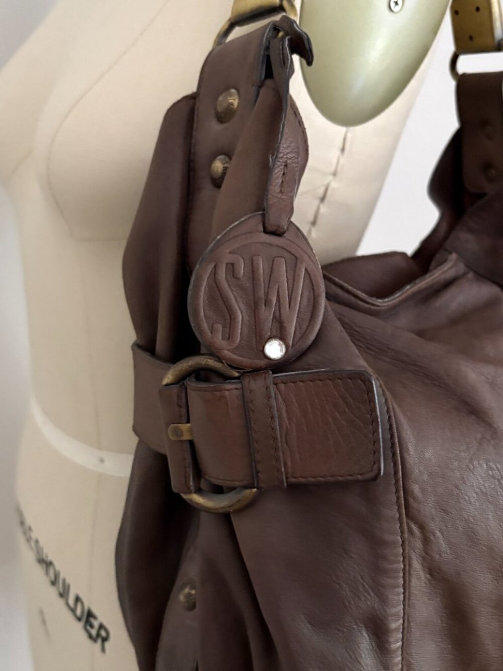 Stuart Weitzman Vintage Brown Leather Slouchy Hobo Shoulder Bag SW Charm Luxury - Picture 2 of 14